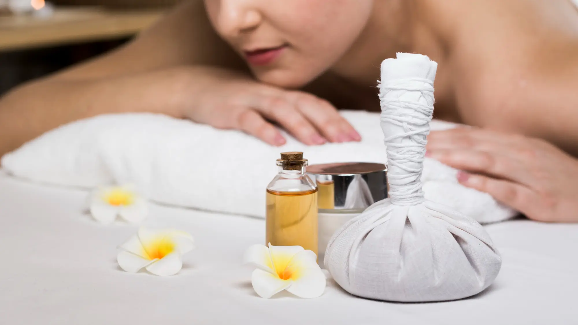 Relaxing massage treatment environment